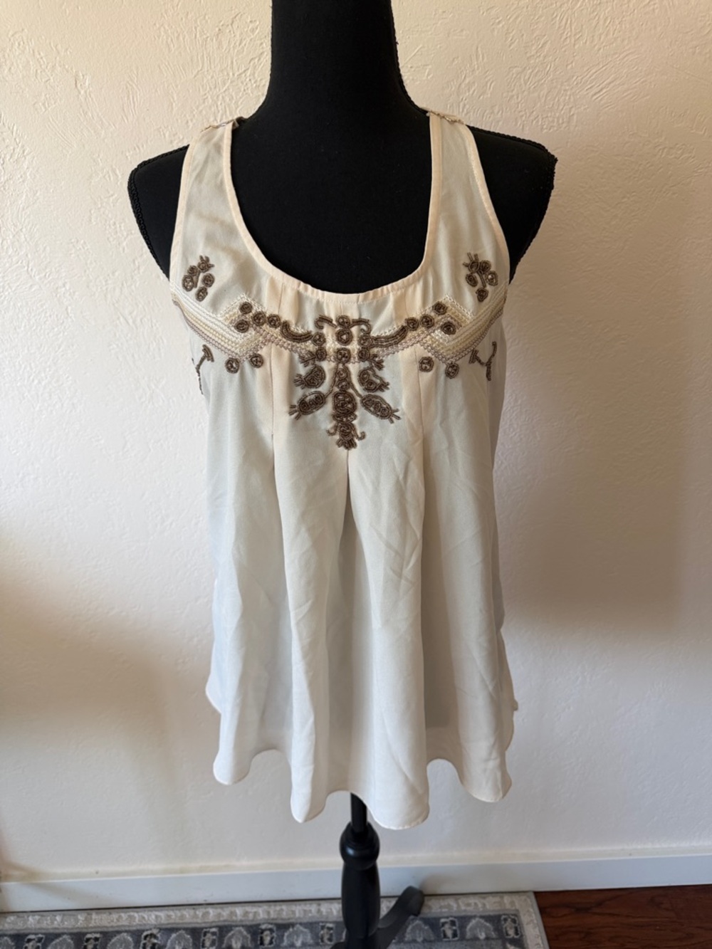 GUC Y2K Forever 21 Embroidered Cream Sleeveless Scoop Neck Tank size medium